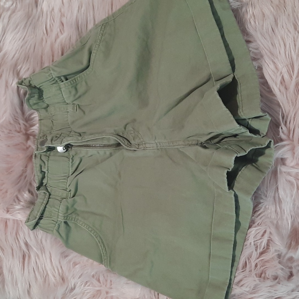 Ted baker london olive green paperbag waist shorts size 25